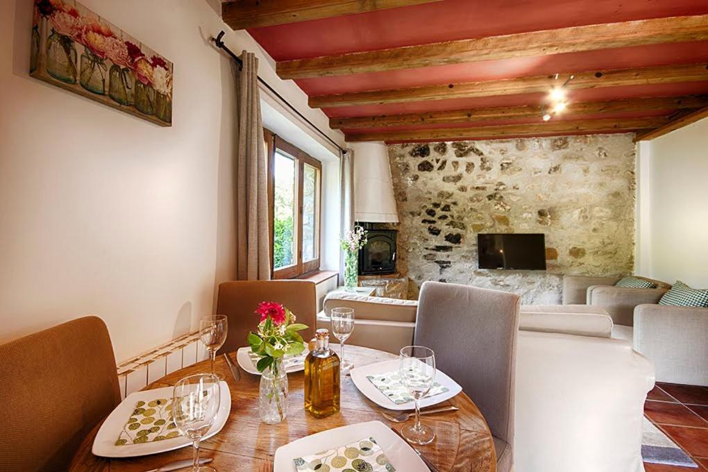 Can Cruanyes Sales de Llierca ภายนอก รูปภาพ